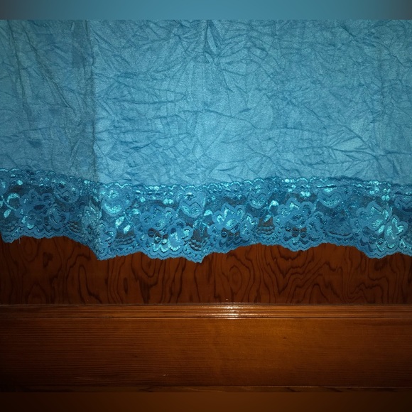 Not your basic tee - Picture 3 of 4